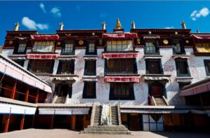 15-Day Mt Kailash Kora Trek with Everest Base Camp | Permits Included