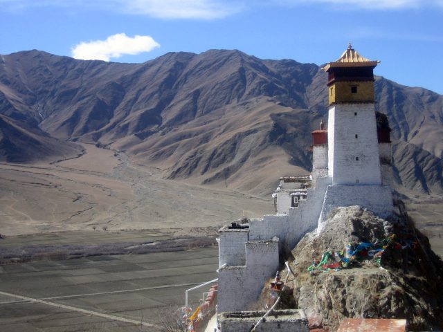 Yarlung Tsangpo Valley