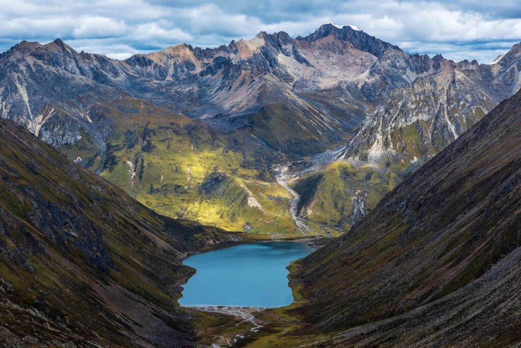 Discover the Best Tibetan Lakes: Top 5 Alpine Gems Experience Tibet Discover the Best Tibetan Lakes: Top 5 Alpine Gems