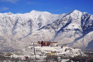 Tibet Hot Springs: Discover 5 Must-See Oases