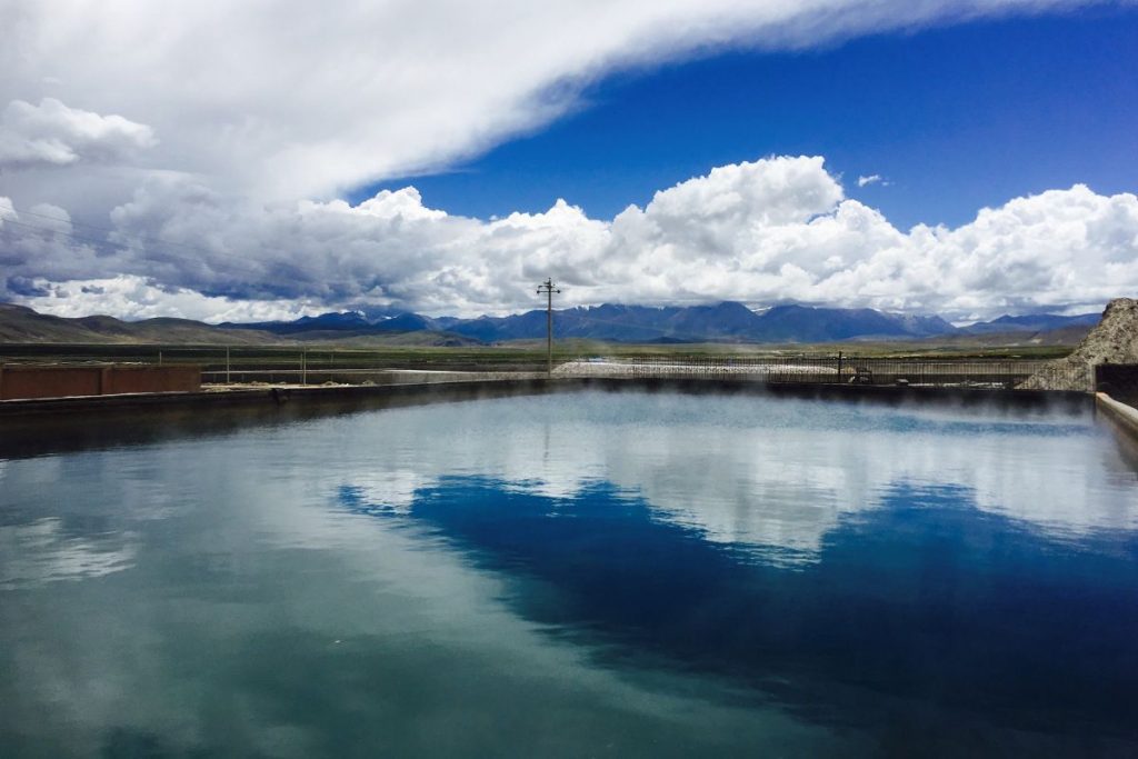 Tibet Hot Springs: Discover 5 Must-See Oases