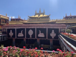 Jokhang Temple Tibet: The Complete Traveler's Guide to Tibet's Spiritual Heart