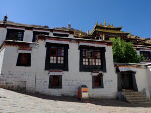 Tashilhunpo Monastery: A Journey into the 'Heap of Glory'