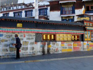 Tashilhunpo Monastery: A Journey into the 'Heap of Glory'