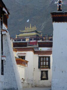 Tashilhunpo Monastery: A Journey into the 'Heap of Glory'