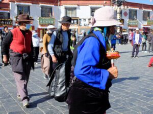 Discover Lhasa: Tibet's Sacred Capital and Spiritual Heart