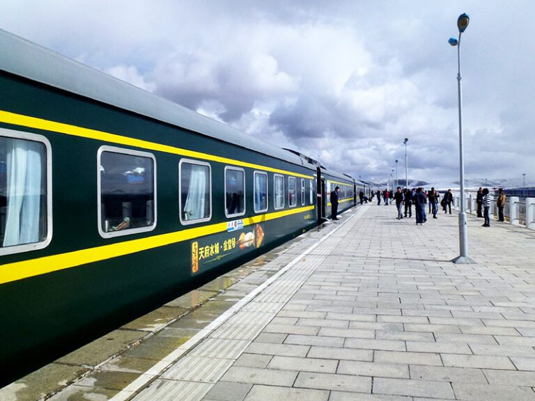 Train from China to Tibet: The Ultimate Rail Journey (Beijing–Xi’an–Lhasa)