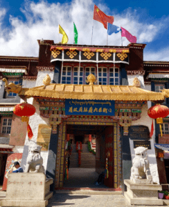 What to See in Lhasa: Local Markets, Barkhor Street Shopping, Sweet Tea Houses & Where to Eat (Plus Top Sights)