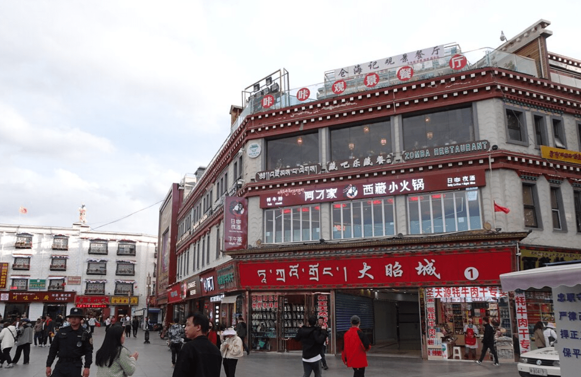 What to See in Lhasa: Local Markets, Barkhor Street Shopping, Sweet Tea Houses & Where to Eat (Plus Top Sights) Experience Tibet What to See in Lhasa: Local Markets, Barkhor Street Shopping, Sweet Tea Houses & Where to Eat (Plus Top Sights)