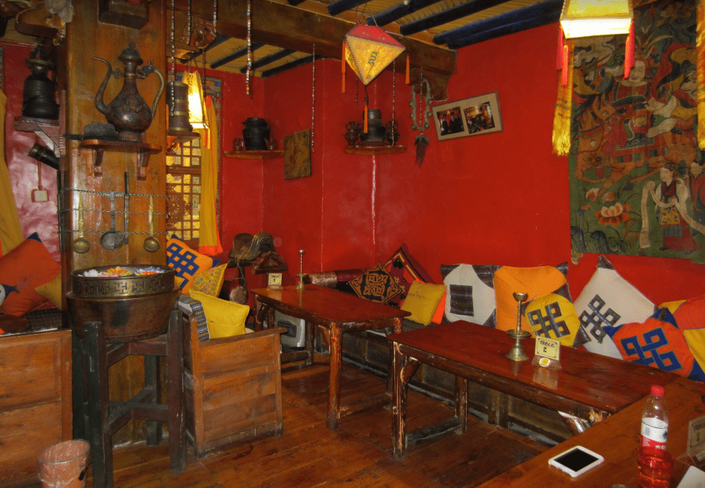 Qué ver en Lhasa: Mercados locales, compras en la calle Barkhor, casas de té y dónde comer (además de los principales lugares de interés) Experimente el Tíbet Qué ver en Lhasa: Mercados locales, compras en la calle Barkhor, casas de té y dónde comer (además de los principales lugares de interés)