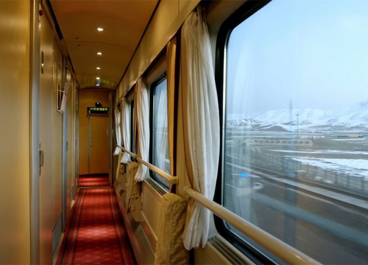 What to Expect on the Tibet Train: Cabins, Oxygen, Food, and Scenery