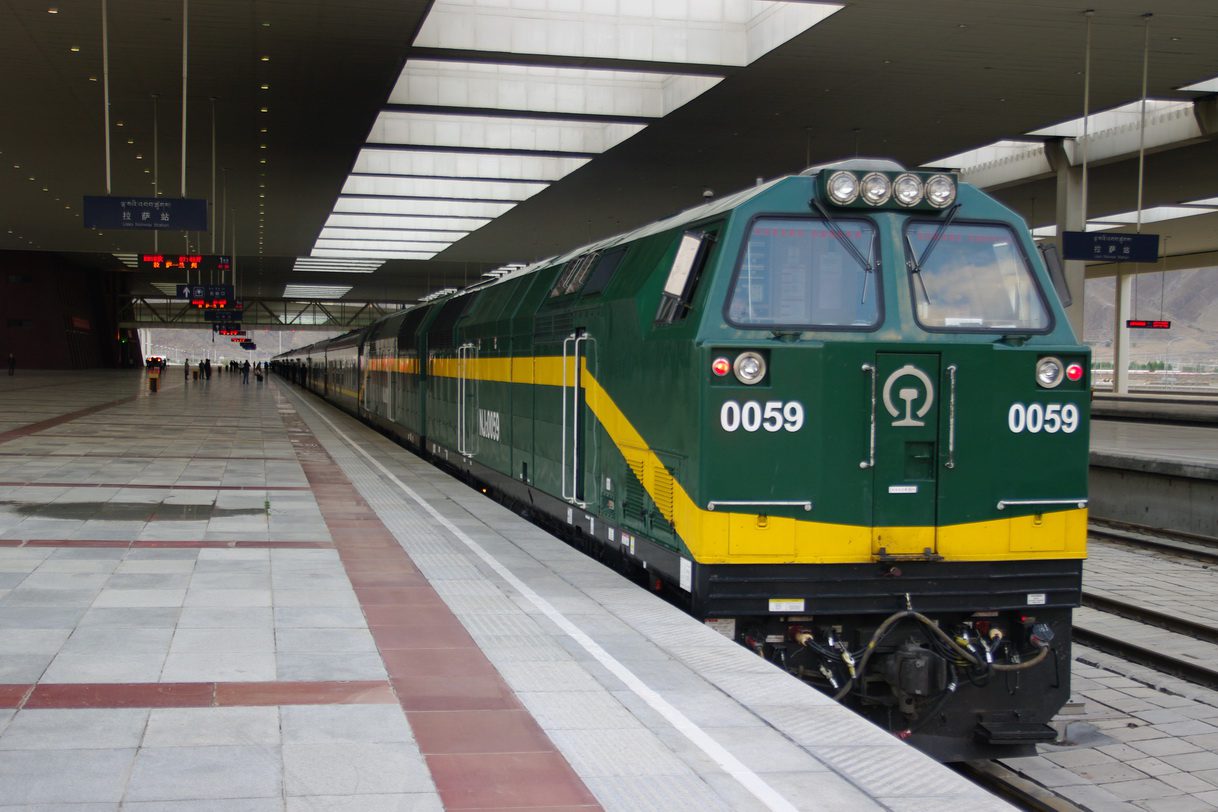 What to Expect on the Tibet Train: Cabins, Oxygen, Food, and Scenery Experience Tibet What to Expect on the Tibet Train: Cabins, Oxygen, Food, and Scenery