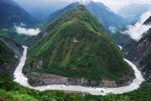 Yarlung Tsangpo River Valley