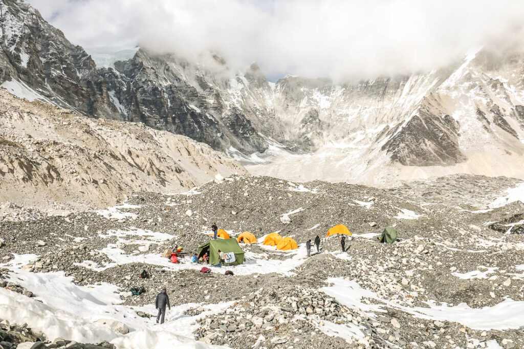 Winter Tibet 2026–2027: Free Scenic Areas, What Stays Open and the Best Routes