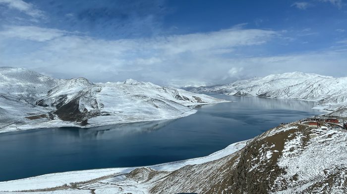 Winter Tibet 2026–2027: Free Scenic Areas, What Stays Open and the Best Routes