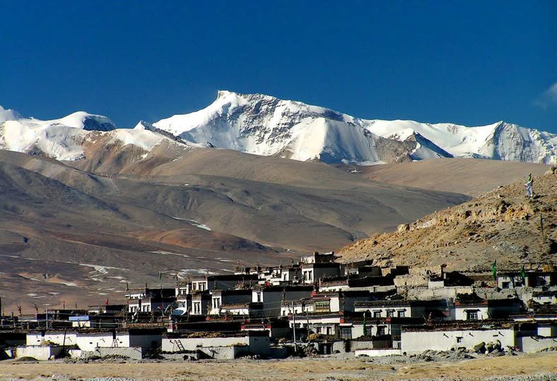 Tingri town