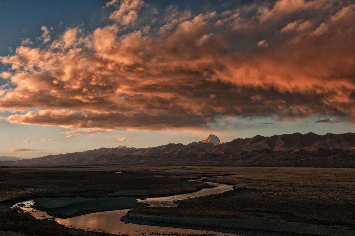 Mount-Kaillash-Saga-Dawa-Tibet