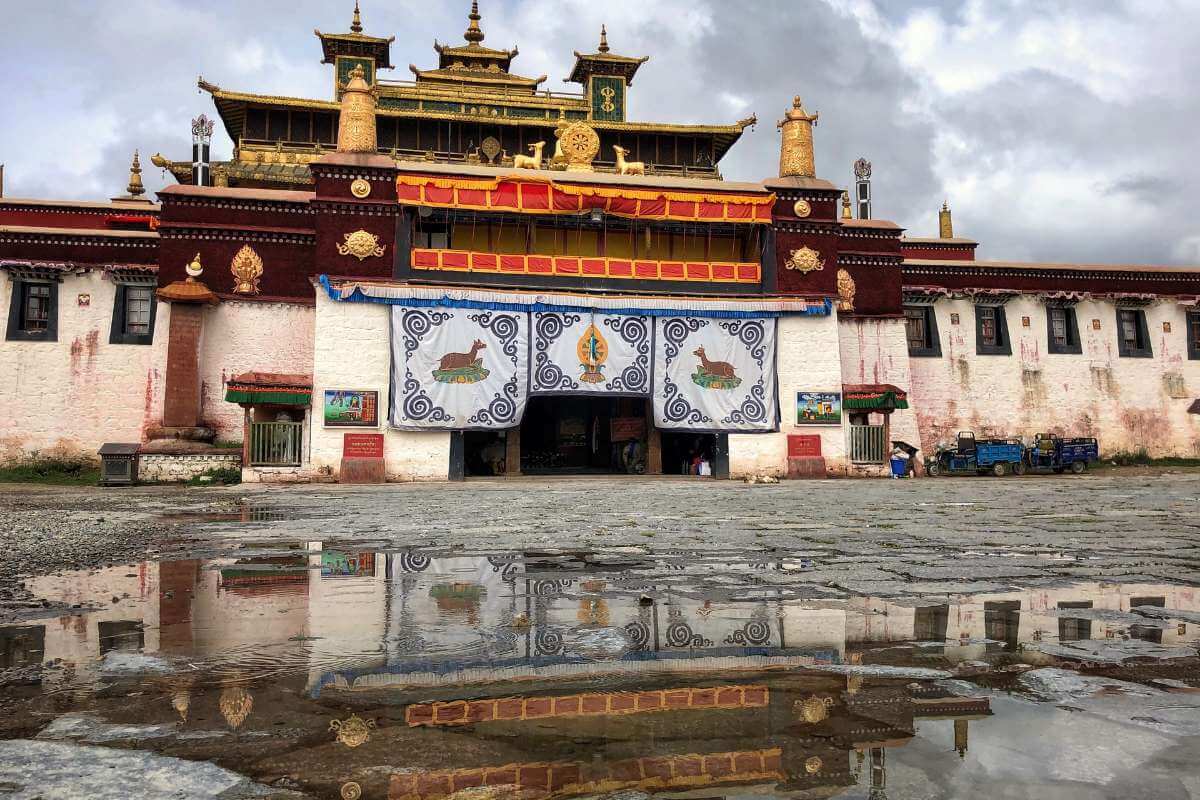 Tibet Monasteries: Discover Sacred Temples & Sites