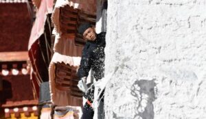 Potala Palace Tours & The Sweet Secret of Its Annual Whitewash: Visit Lhasa’s Iconic Wonder