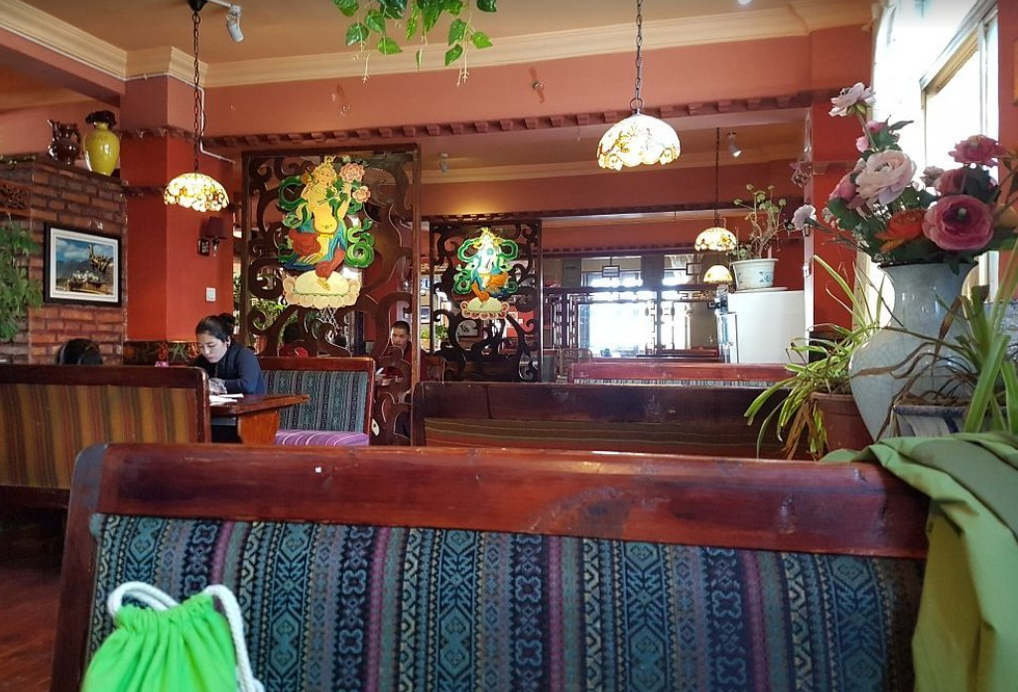 Qué ver en Lhasa: Mercados locales, compras en la calle Barkhor, casas de té y dónde comer (además de los principales lugares de interés) Experimente el Tíbet Qué ver en Lhasa: Mercados locales, compras en la calle Barkhor, casas de té y dónde comer (además de los principales lugares de interés)