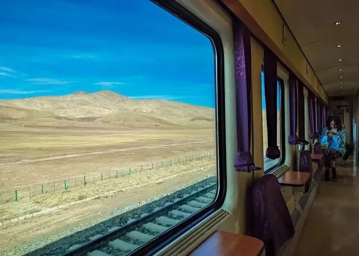 Chengdu to Lhasa Train Tour: Complete 10-Day Guide to the Qinghai-Tibet Railway Experience Tibet Chengdu to Lhasa Train Tour: Complete 10-Day Guide to the Qinghai-Tibet Railway