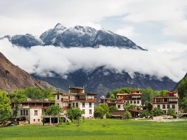 Experience Tibet tibetan villages farm