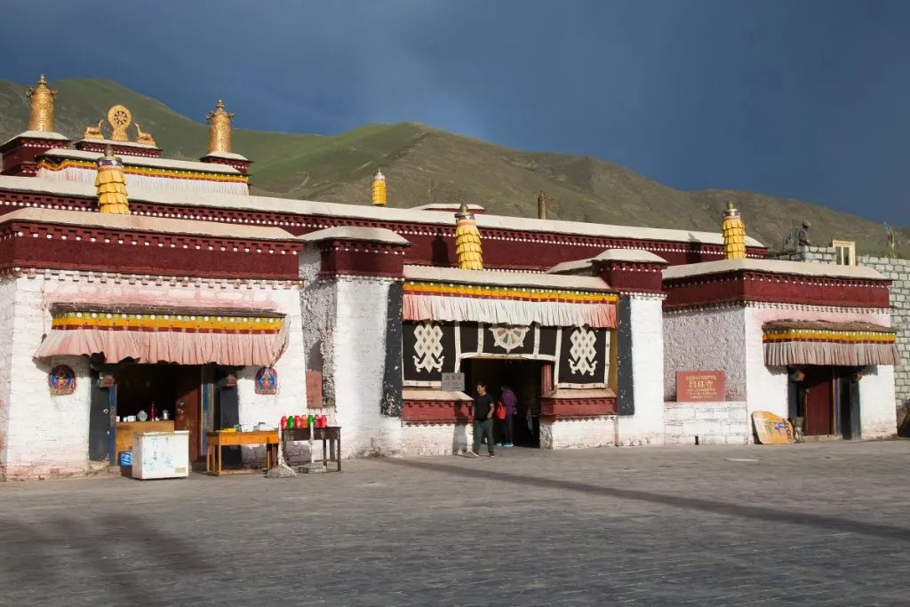 8-Day Tibet Cultural & Scenic Tour: Lhasa, Tsedang, Namtso & Beyond Experience Tibet 8-Day Tibet Cultural & Scenic Tour: Lhasa, Tsedang, Namtso & Beyond