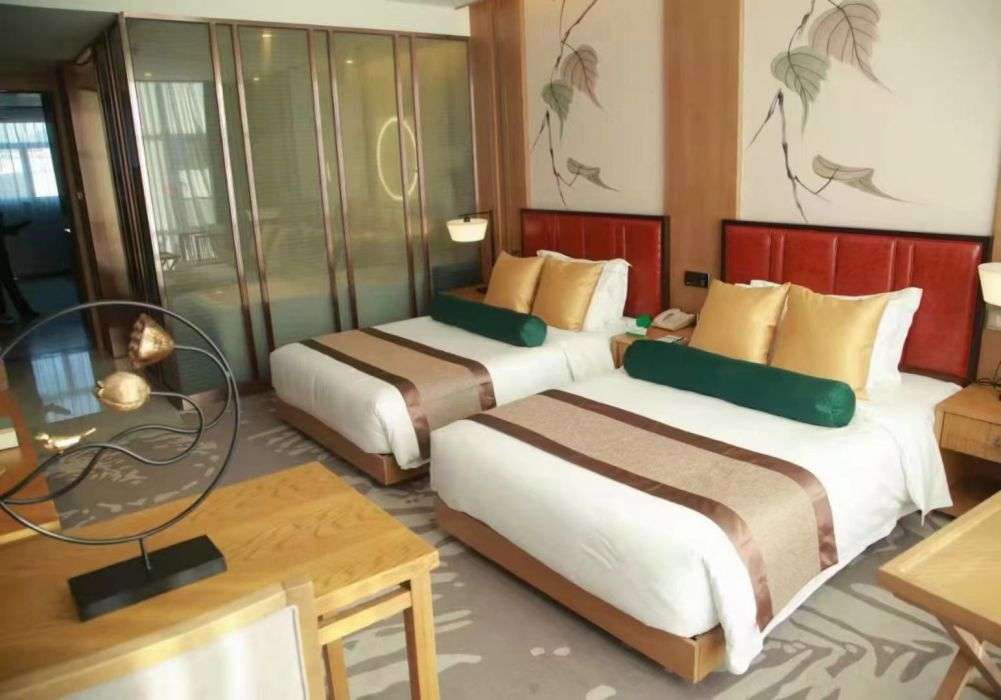 Where to Stay in Lhasa: Old Town, Potala Area or a Quieter Neighborhood?