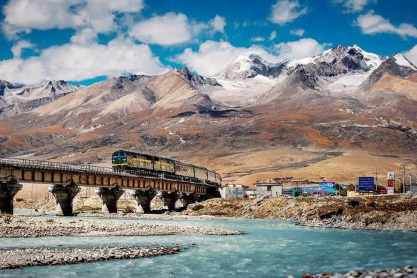 Chengdu to Lhasa Train Tour: Complete 10-Day Guide to the Qinghai-Tibet Railway Experience Tibet Chengdu to Lhasa Train Tour: Complete 10-Day Guide to the Qinghai-Tibet Railway